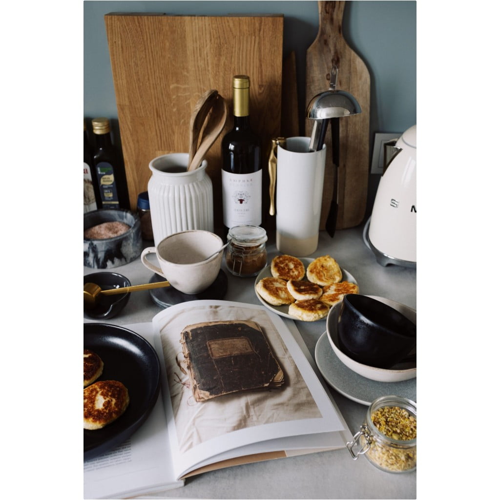 pexels ready made 3850998