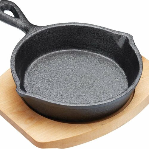 Mini gietijzeren koekenpan met houten serveerplank - grillpan voor fajita's en tapas - 1 stuk - zwart - gietijzer - 15 x 3 x 20 cm