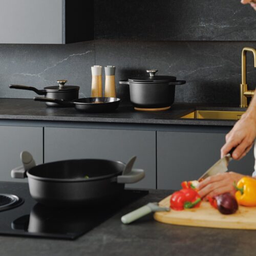 Phantom Kook- en Sauteerset - Kookpot Ø 20 cm - Kookpot Ø 26 cm - Sauteerpan Ø 28 cm - Keramische Antiaanbaklaag - PFAS-vrij - Met Aluminium Deksel - Alle Kookplaten, Inclusief Inductie - Zwart - PFAS-vrij